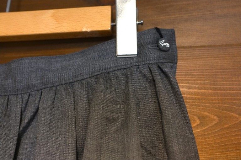 NATIC　　　Wool Gabardine Pleated Long Skirt