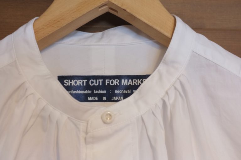 SHORT CUT FOR MARKS　　　Tuck Stand Shirt