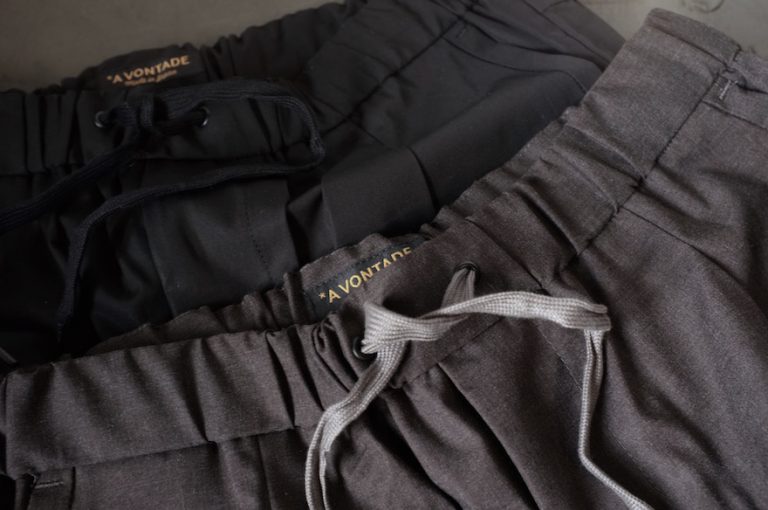 A VONTADE　　　1 Tuck Tapered Easy Trousers
